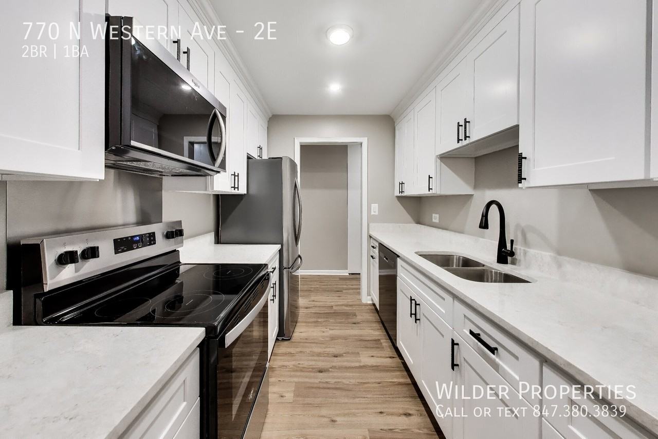 770 N Western Ave #2E - Photo 6 of 13