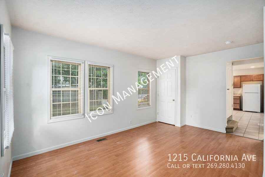 1215 California Ave #1215CALIFO - Photo 4 of 16