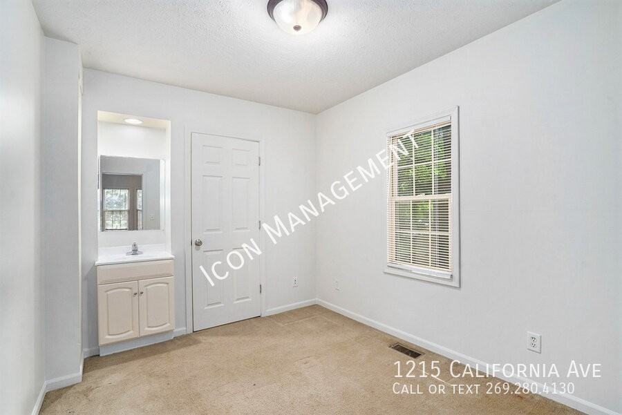 1215 California Ave #1215CALIFO - Photo 5 of 16