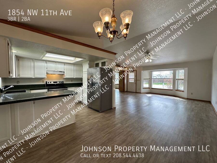 1854 Nw 11th Ave - Photo 4 of 20
