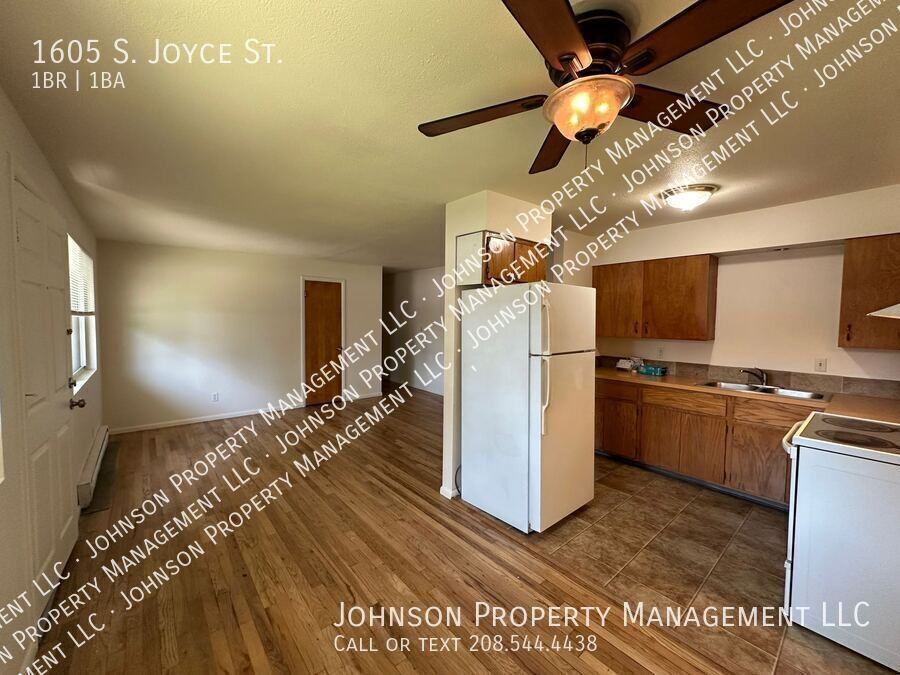 1605 S Joyce St - Photo 5 of 11
