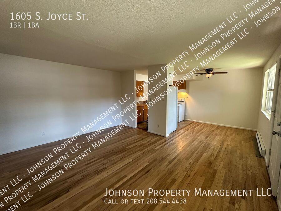 1605 S Joyce St - Photo 6 of 11
