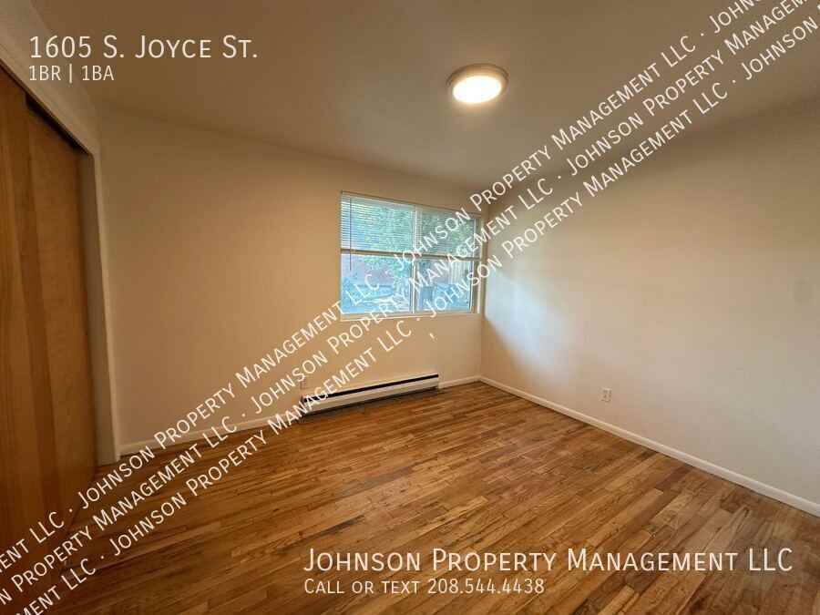 1605 S Joyce St - Photo 7 of 11