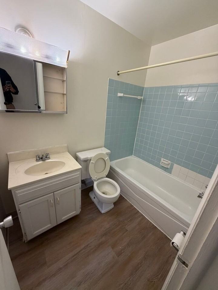 8509 Manor Ave #D - Photo 4 of 5