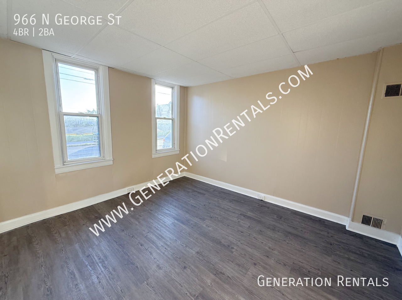 966 N George St - Photo 4 of 11