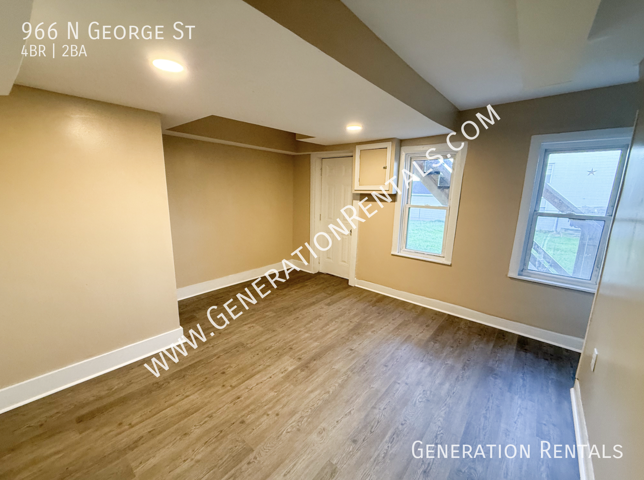 966 N George St - Photo 5 of 11