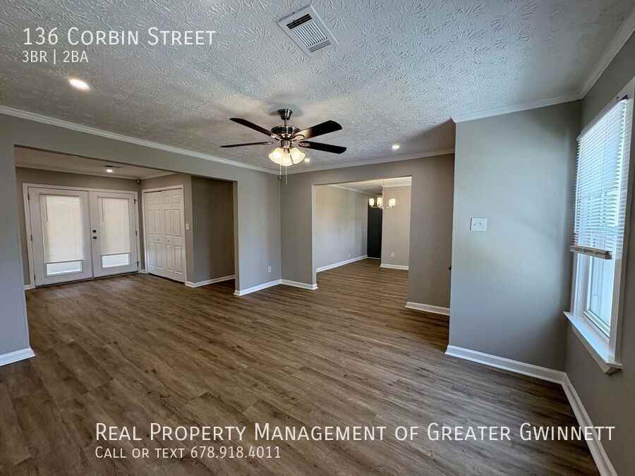 136 Corbin St - Photo 3 of 8