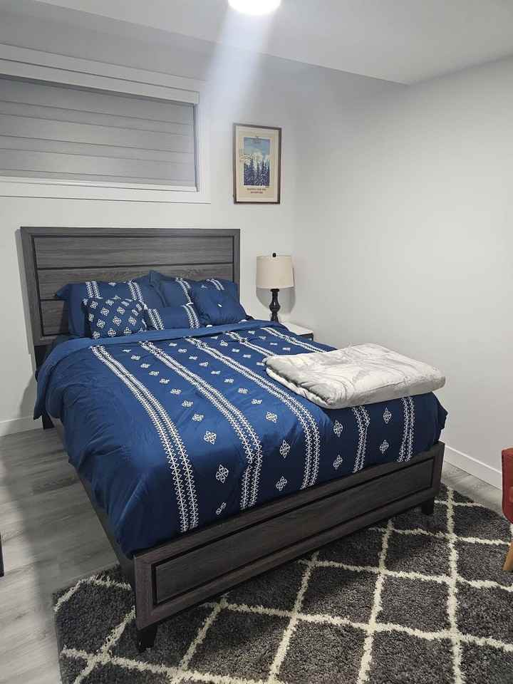 1139 Goldfinch Cres Nw - Photo 2 of 24