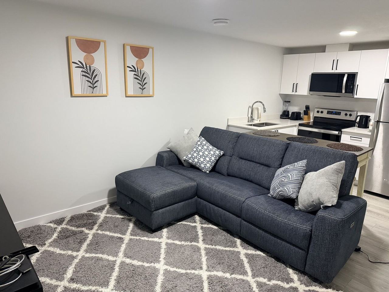 1139 Goldfinch Cres Nw - Photo 4 of 24