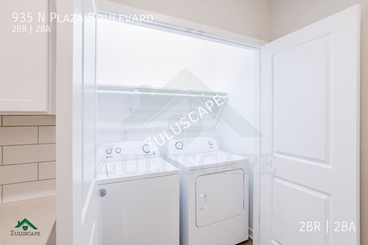 935 N Plaza Blvd - Photo 4 of 15
