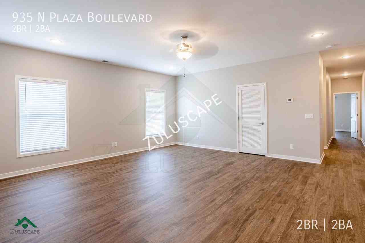 935 N Plaza Blvd - Photo 6 of 15