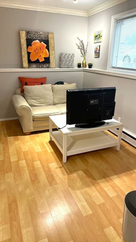 8304 107 St Nw - Photo 4 of 17