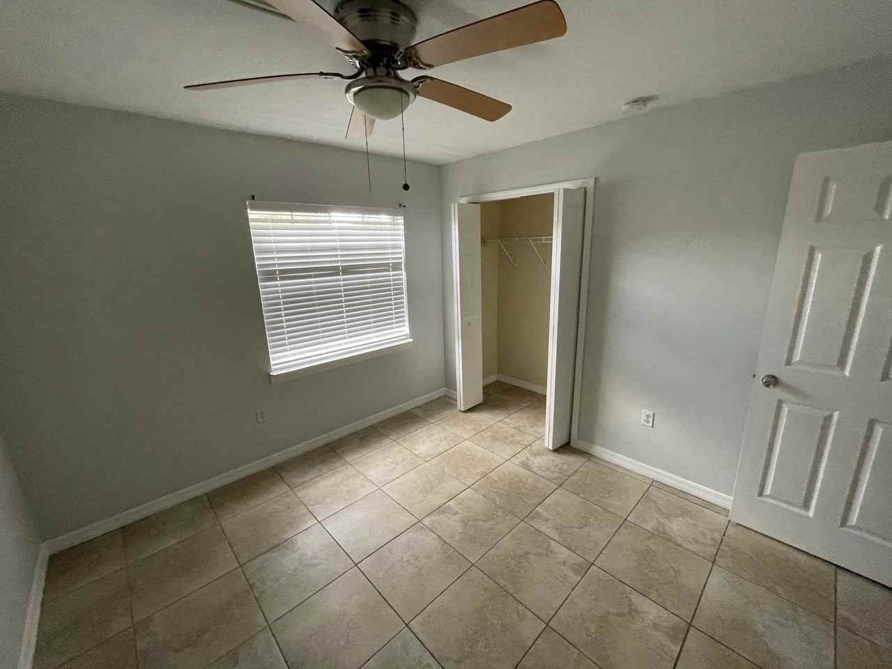 1410 Holden Ave #C - Photo 4 of 12