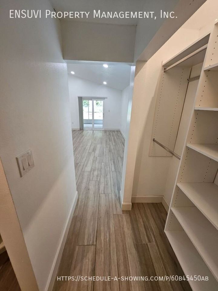 1726 Brandon Trace Ave - Photo 3 of 14