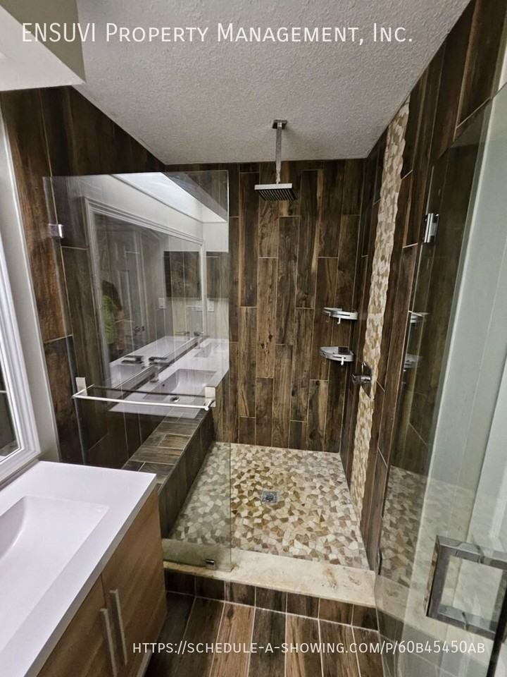 1726 Brandon Trace Ave - Photo 4 of 14