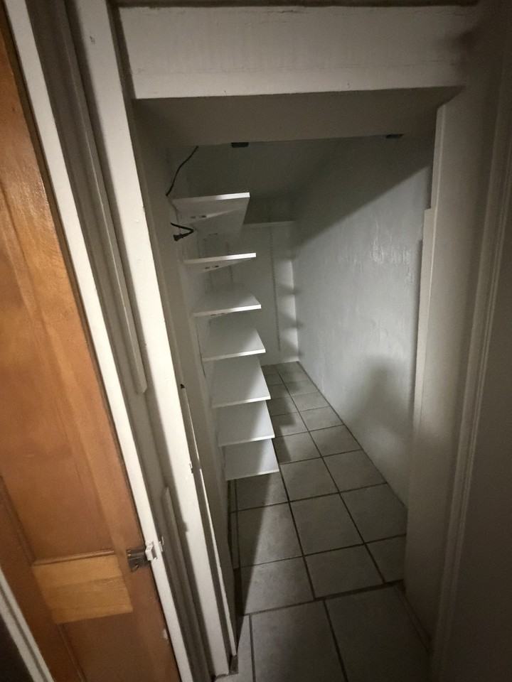 5322 W Barry Ave - Photo 2 of 13