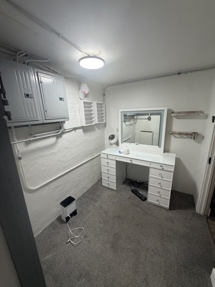5322 W Barry Ave - Photo 6 of 13