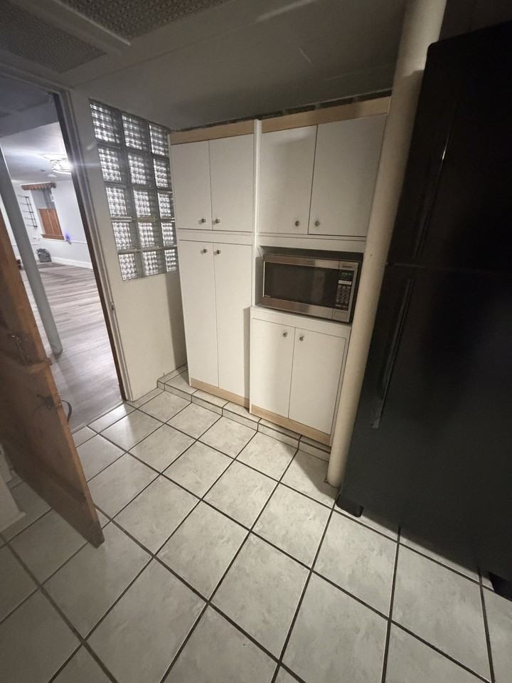 5322 W Barry Ave - Photo 7 of 13