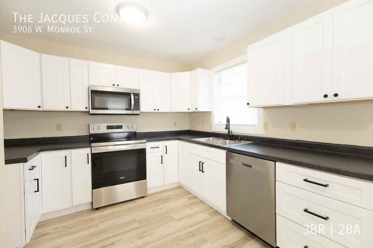 3906 W Monroe St - Photo 4 of 17
