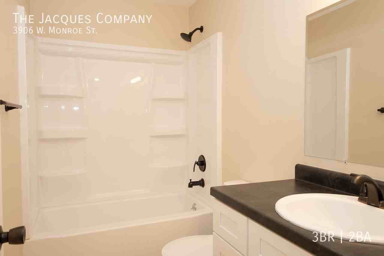 3906 W Monroe St - Photo 7 of 17