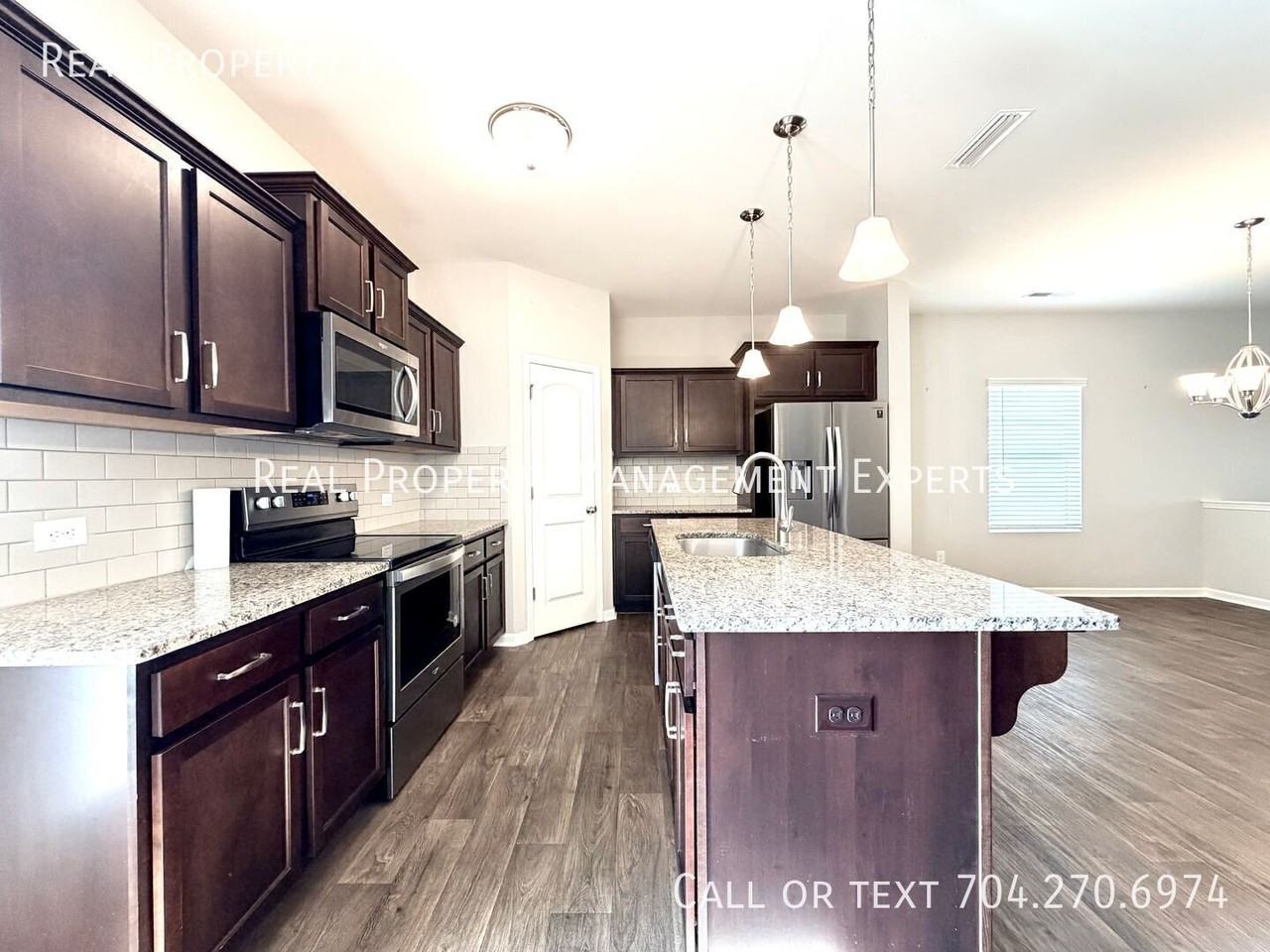 1062 River Haven Ave Sw - Photo 3 of 22