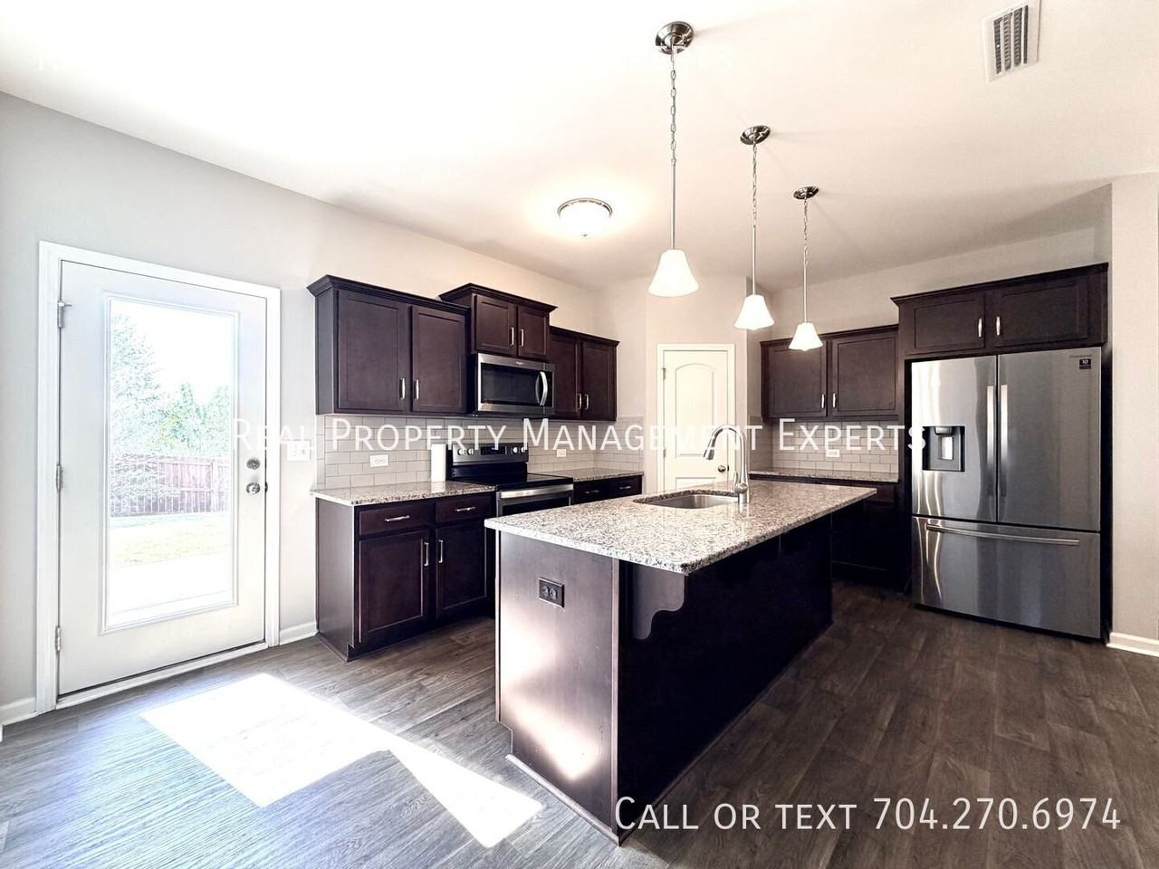 1062 River Haven Ave Sw - Photo 4 of 22