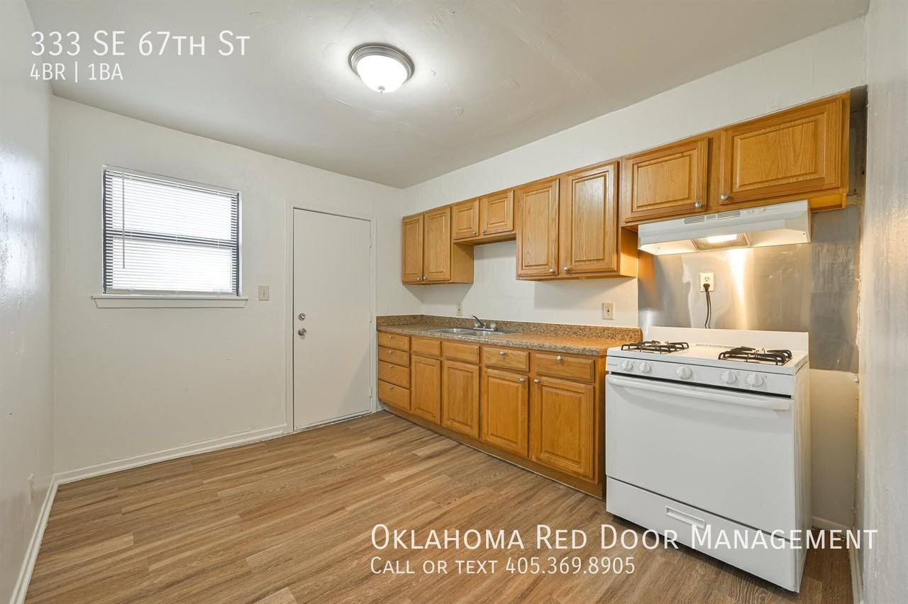 333 Se 67th St - Photo 5 of 36