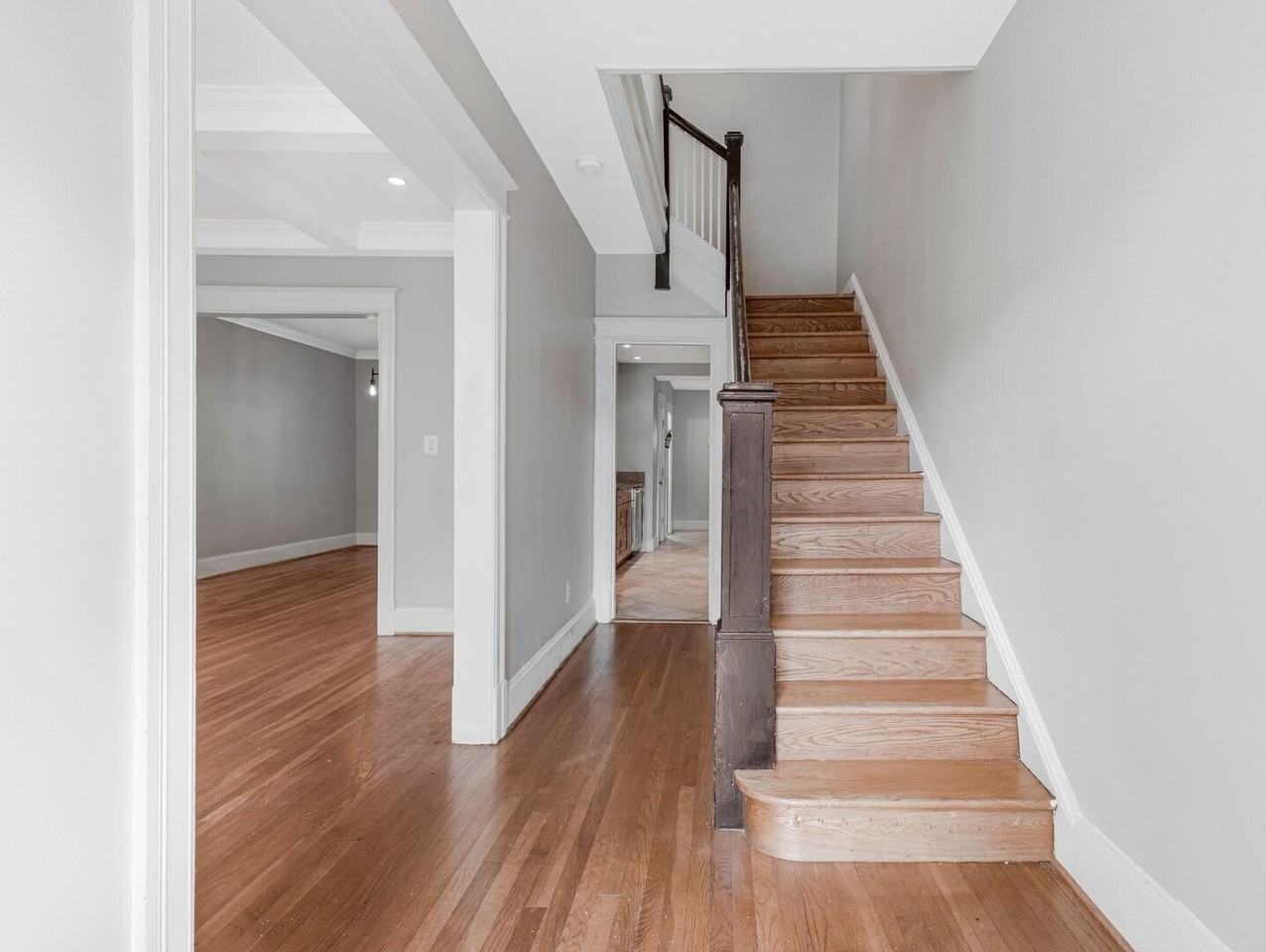 104 U St Ne - Photo 4 of 50