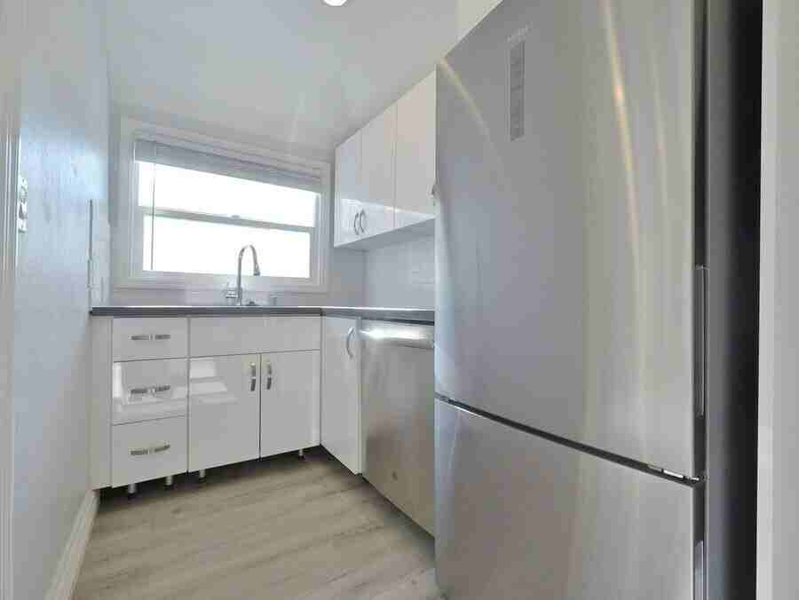 1925 10th St #10 - Photo 2 of 5