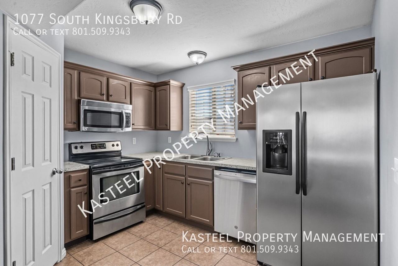 1077 S 1850 W - Photo 5 of 26