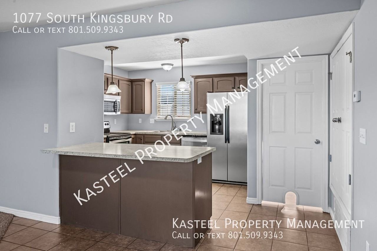 1077 S 1850 W - Photo 6 of 26