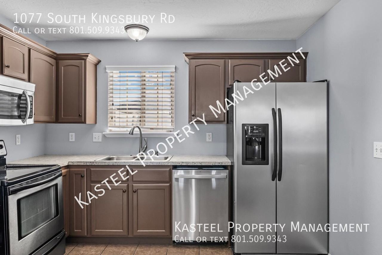 1077 S 1850 W - Photo 7 of 26