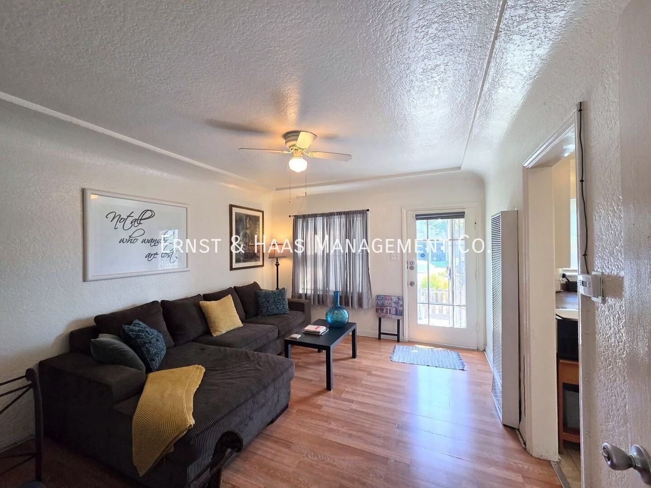 735 Martin Luther King Jr Ave - Photo 4 of 15