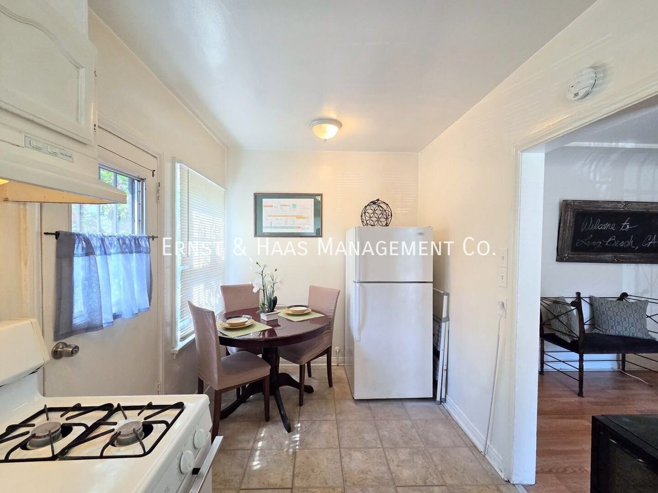 735 Martin Luther King Jr Ave - Photo 6 of 15
