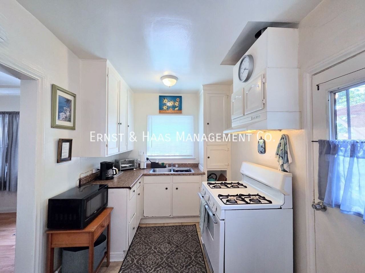 735 Martin Luther King Jr Ave - Photo 7 of 15