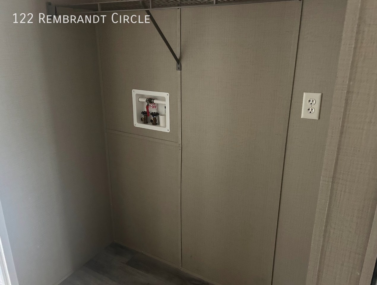 122 Rembrandt Cir - Photo 5 of 15