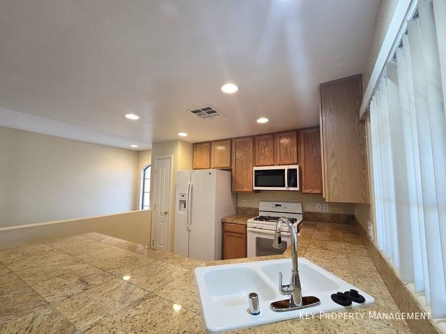 5415 Crimson Crest Pl #204 - Photo 6 of 16