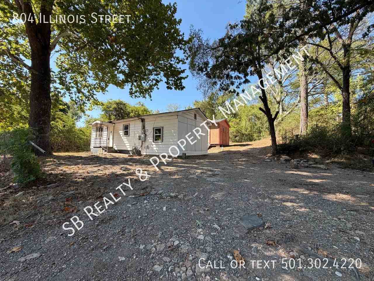 804 Illinois St - Photo 2 of 13