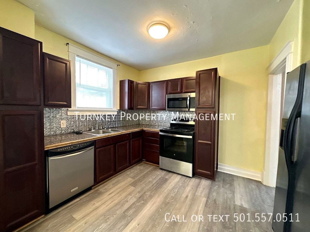 3208 N Cypress St - Photo 5 of 16