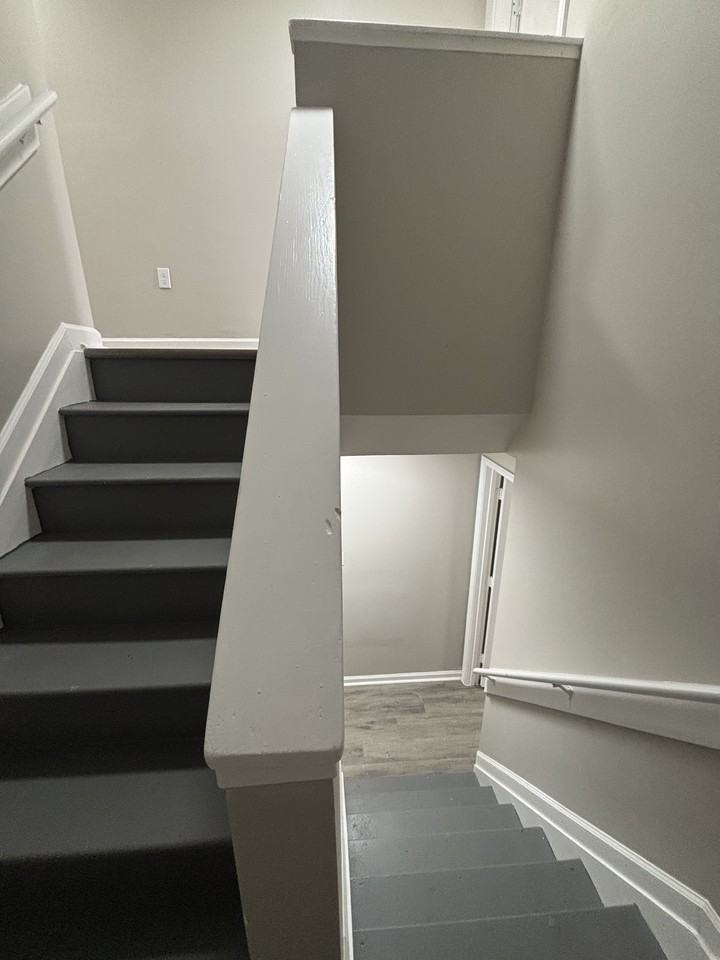 1141 N Mount St - Photo 2 of 19