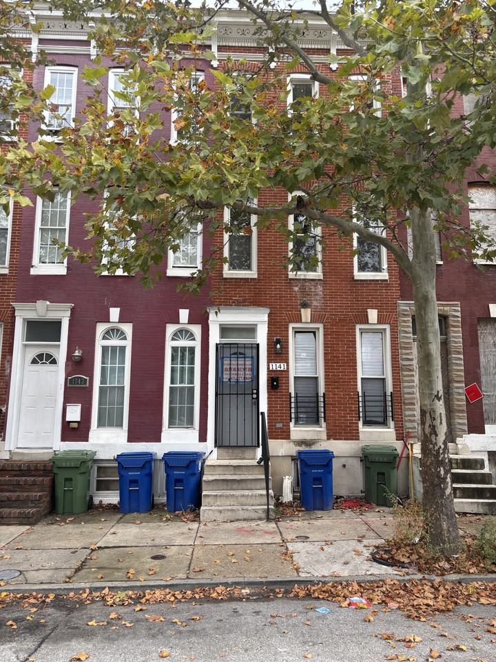 1141 N Mount St - Photo 4 of 19