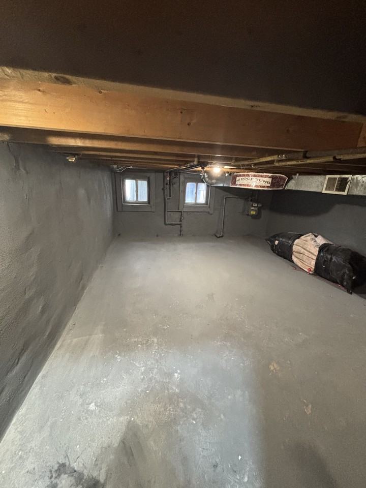1141 N Mount St - Photo 7 of 19