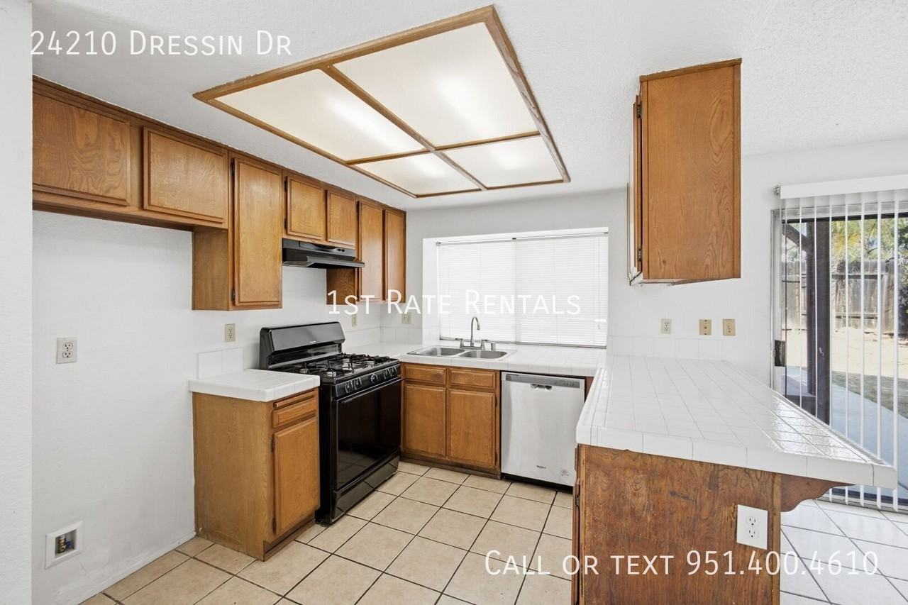 24210 Dressin Dr - Photo 4 of 13