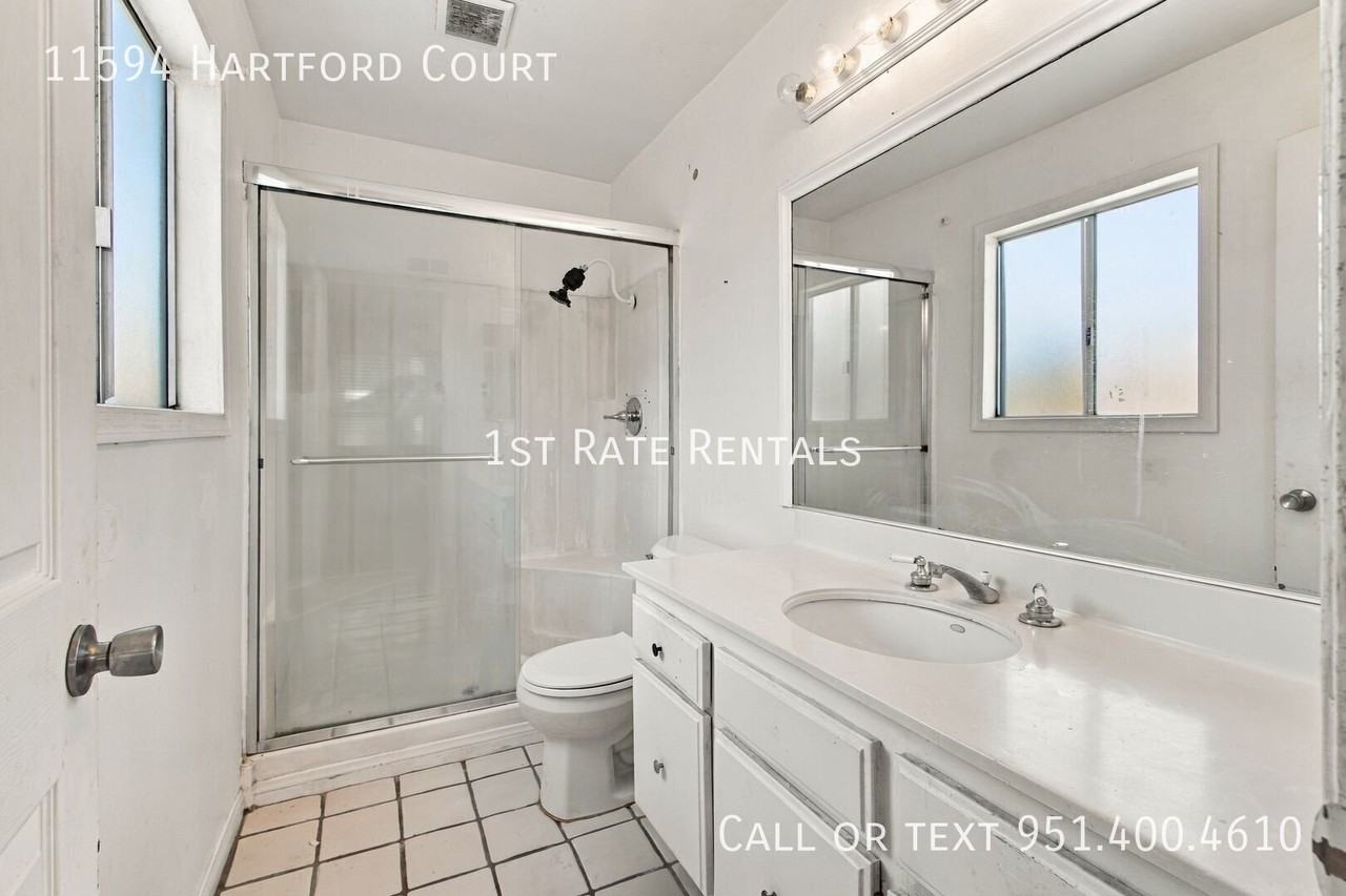 11594 Hartford Ct - Photo 5 of 10