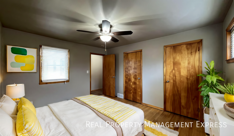5328 W Pritchard Dr - Photo 2 of 34