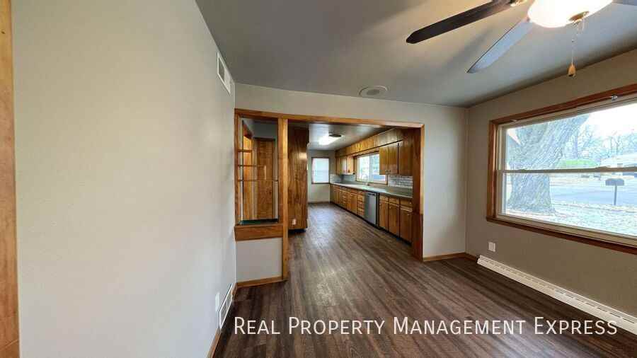 5328 W Pritchard Dr - Photo 7 of 34