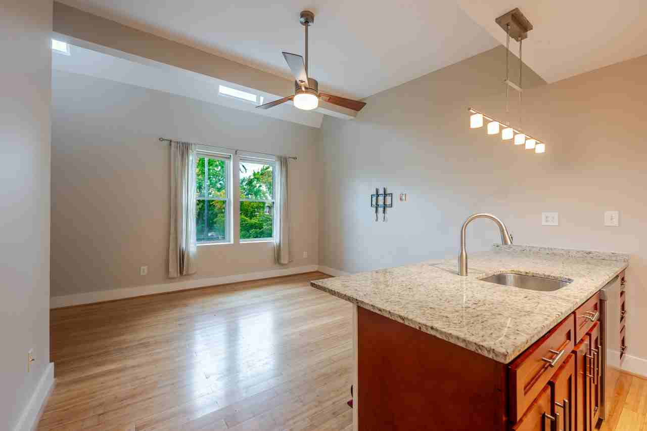 223 18th St Se #3 - Photo 4 of 25
