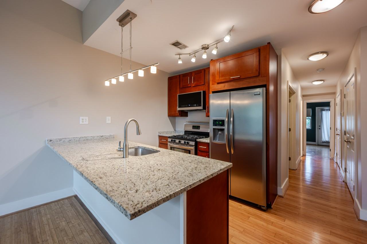 223 18th St Se #3 - Photo 6 of 25