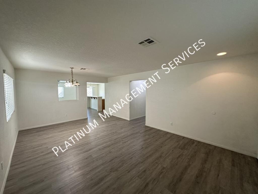 3630 Koufax Dr - Photo 2 of 23