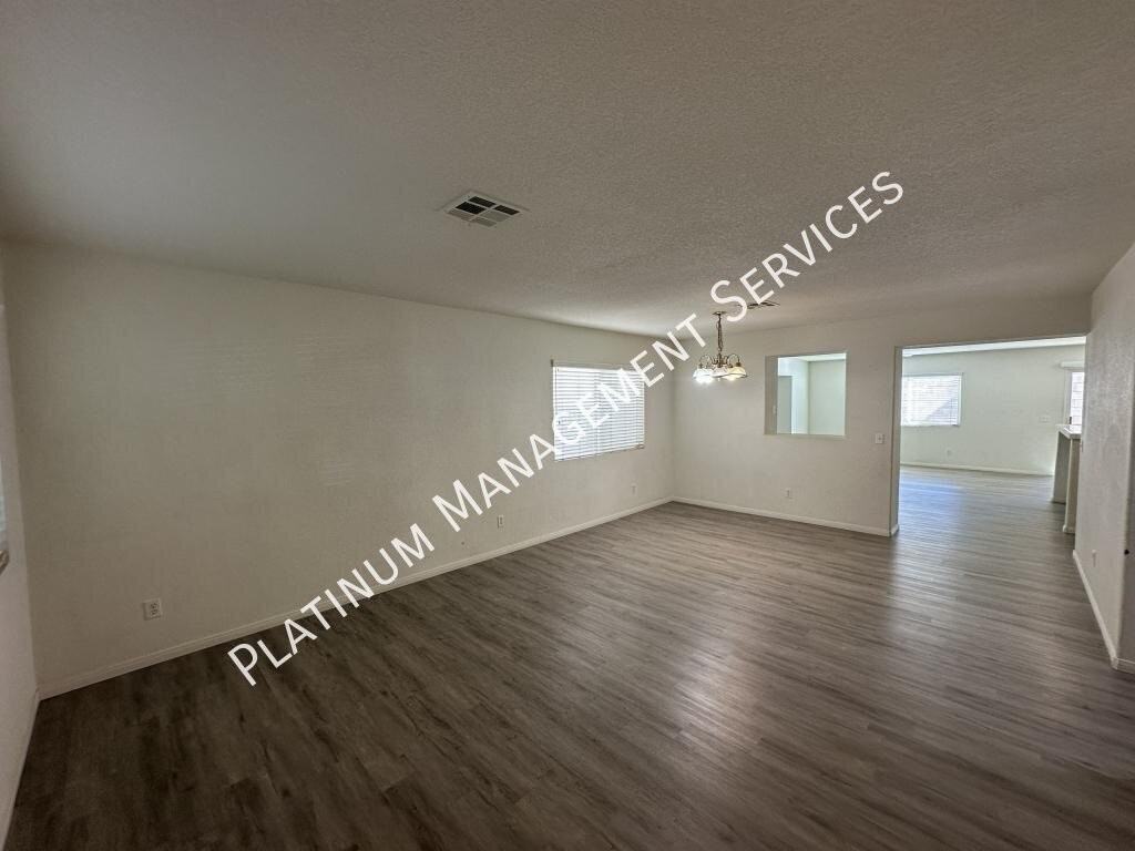 3630 Koufax Dr - Photo 3 of 23
